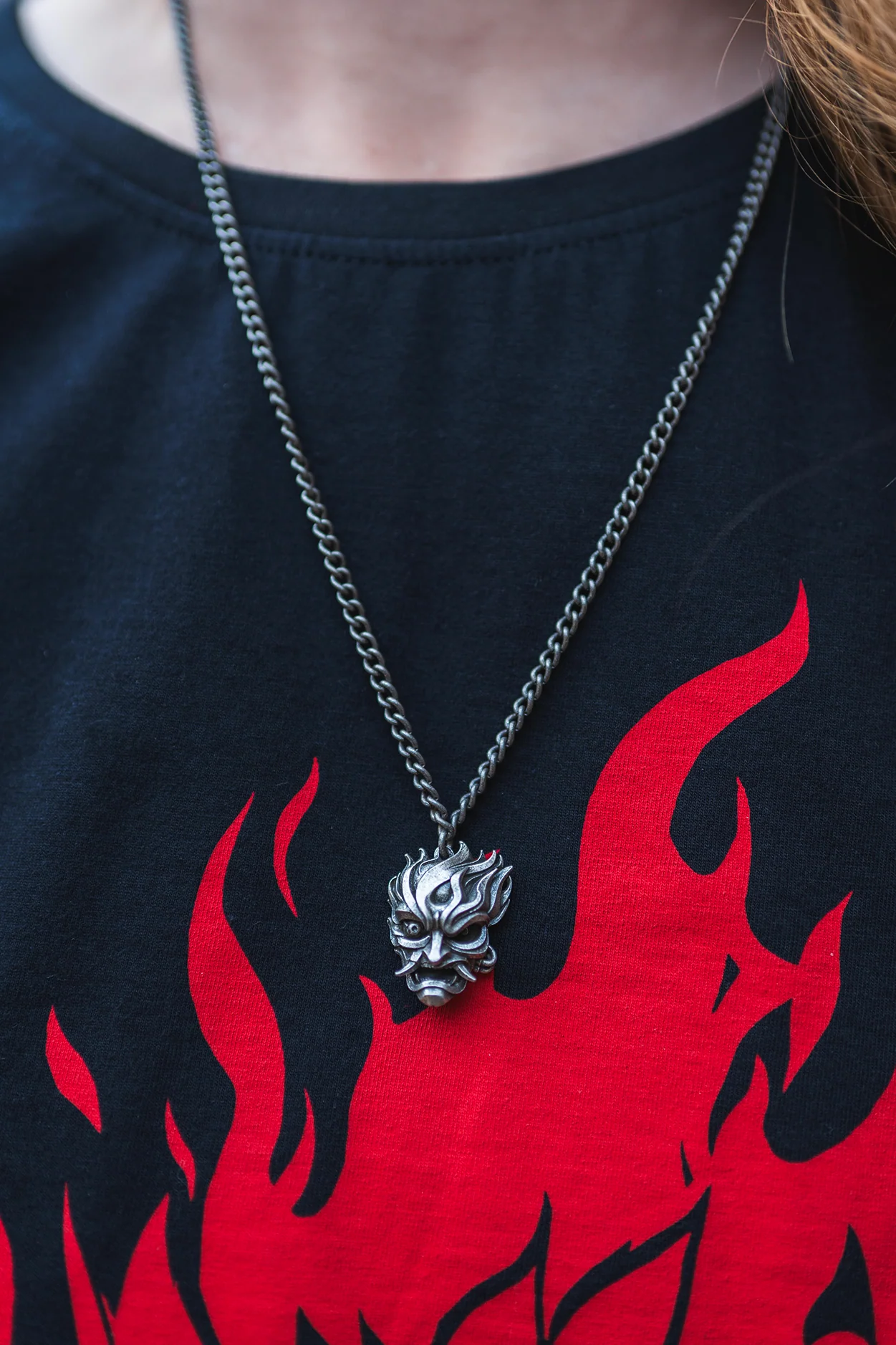 CYBERPUNK 2077 SAMURAI MEDALLION NECKLACE - Image 3