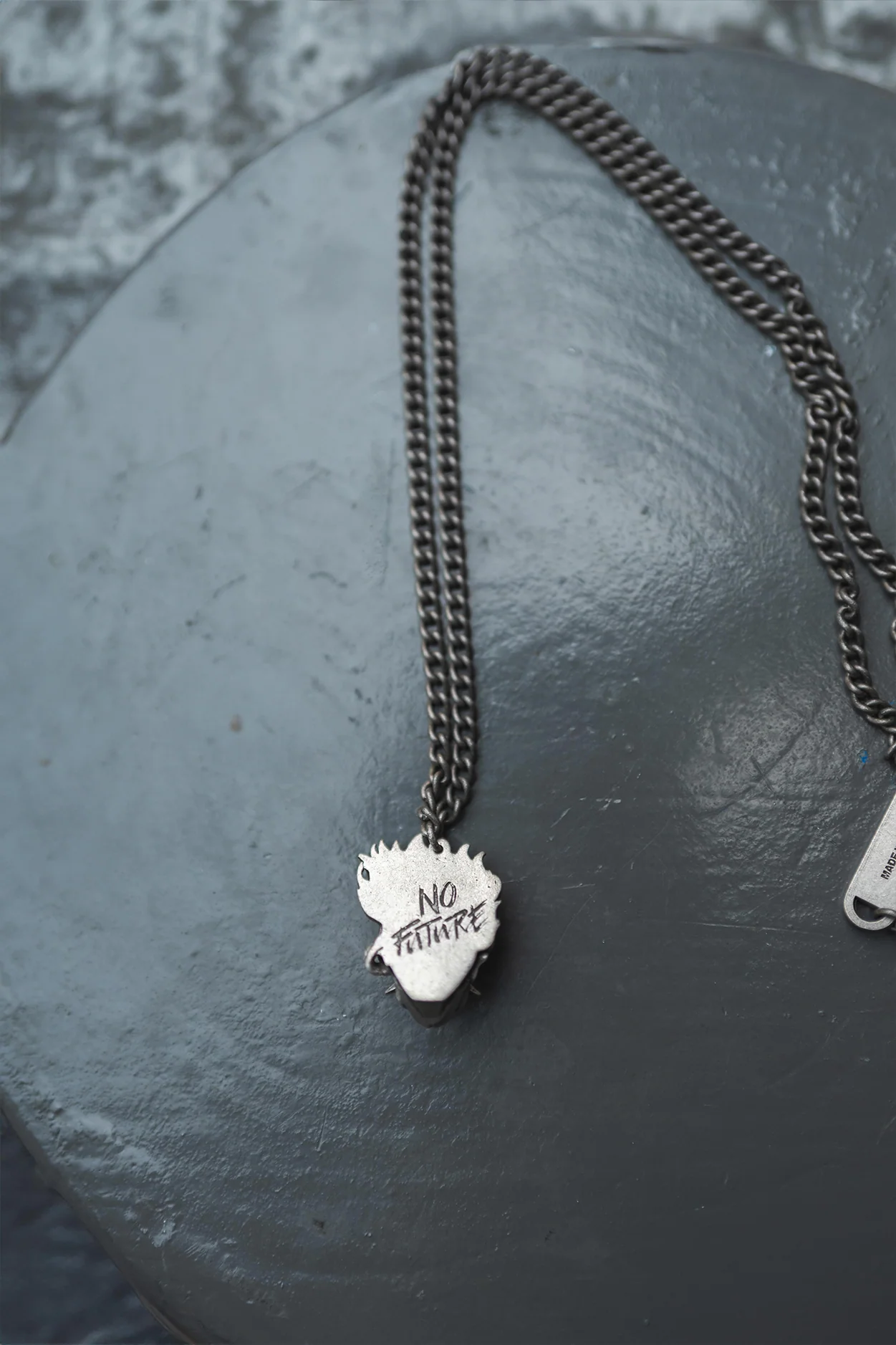 CYBERPUNK 2077 SAMURAI MEDALLION NECKLACE - Image 9