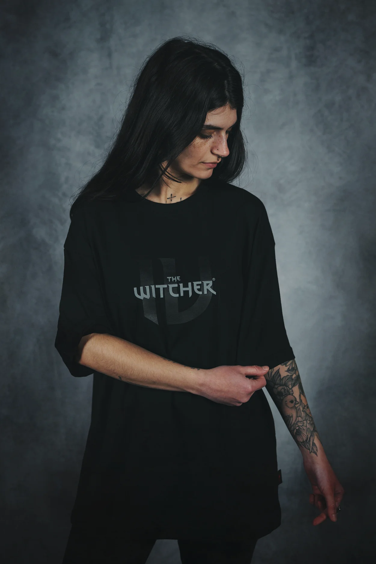 THE WITCHER 4 LOGO TEE - Image 5